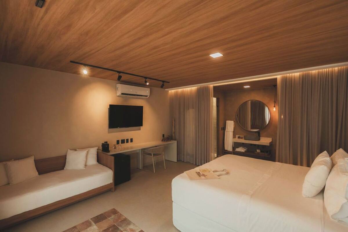 Kamar Triple Superior | Seprai premium, bantalan ekstra lembut, dan minibar