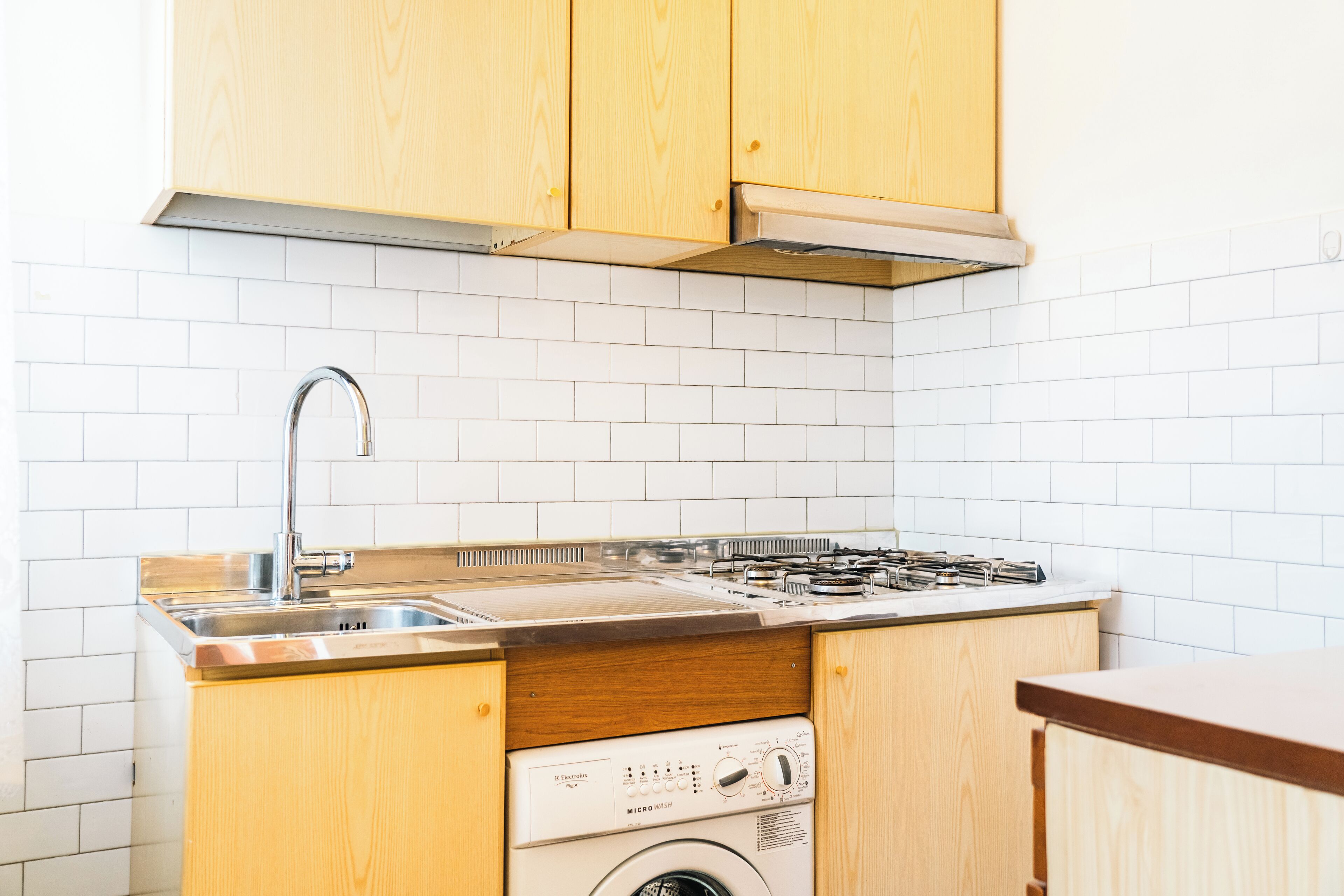 Fridge, microwave, stovetop, cookware/dishes/utensils