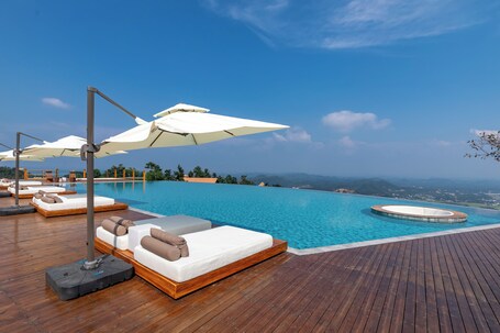 Piscina infinita