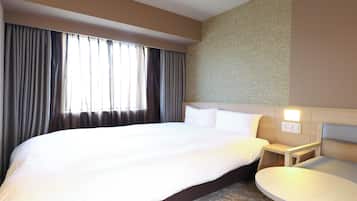 In-room safe, desk, laptop workspace, blackout curtains