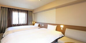In-room safe, desk, laptop workspace, blackout drapes - Dormy Inn Tsuruga Natural Hot Spring (Tsuruga)