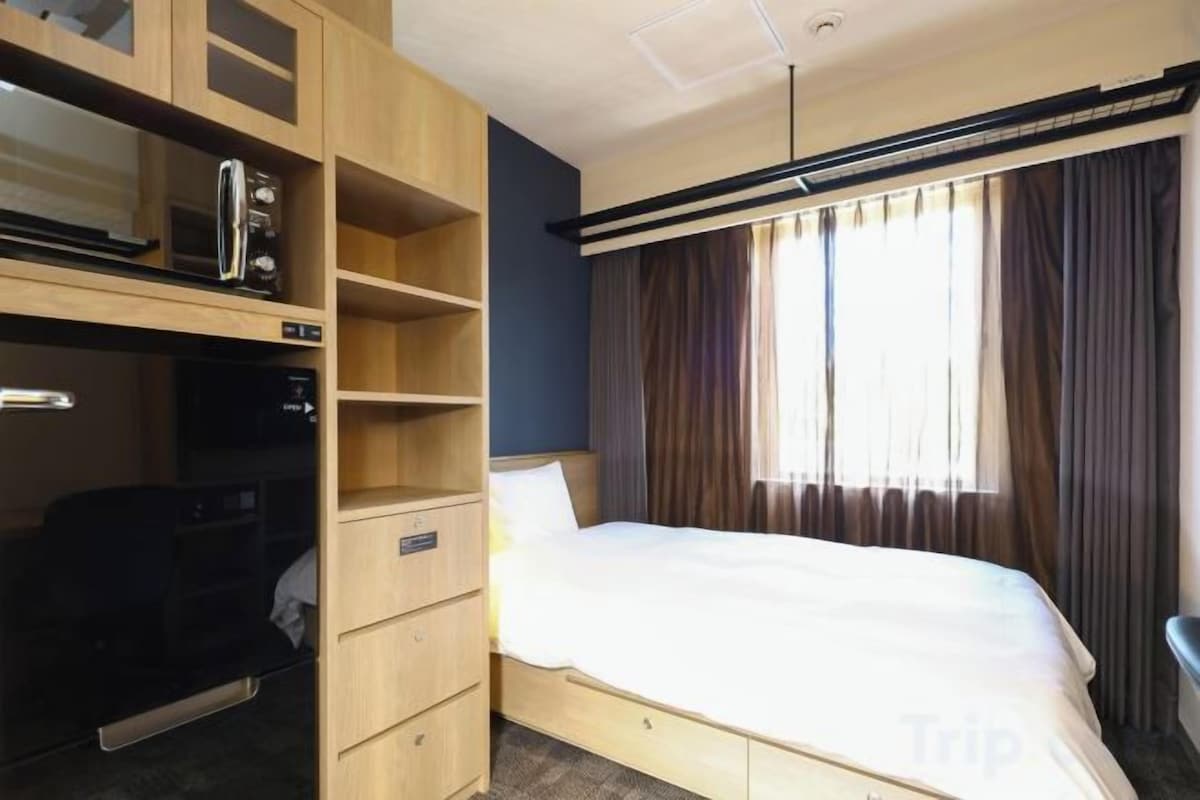 In-room safe, desk, blackout curtains, free WiFi