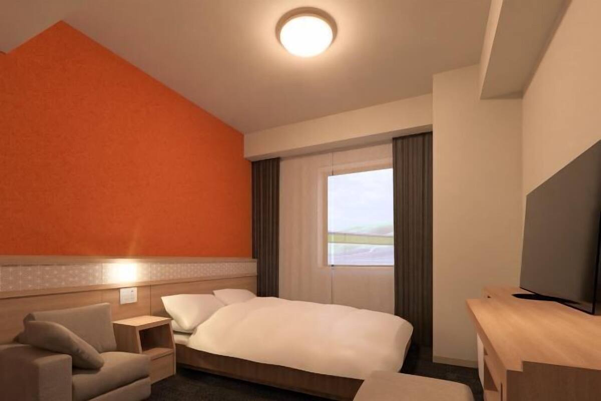 In-room safe, desk, blackout curtains, free WiFi