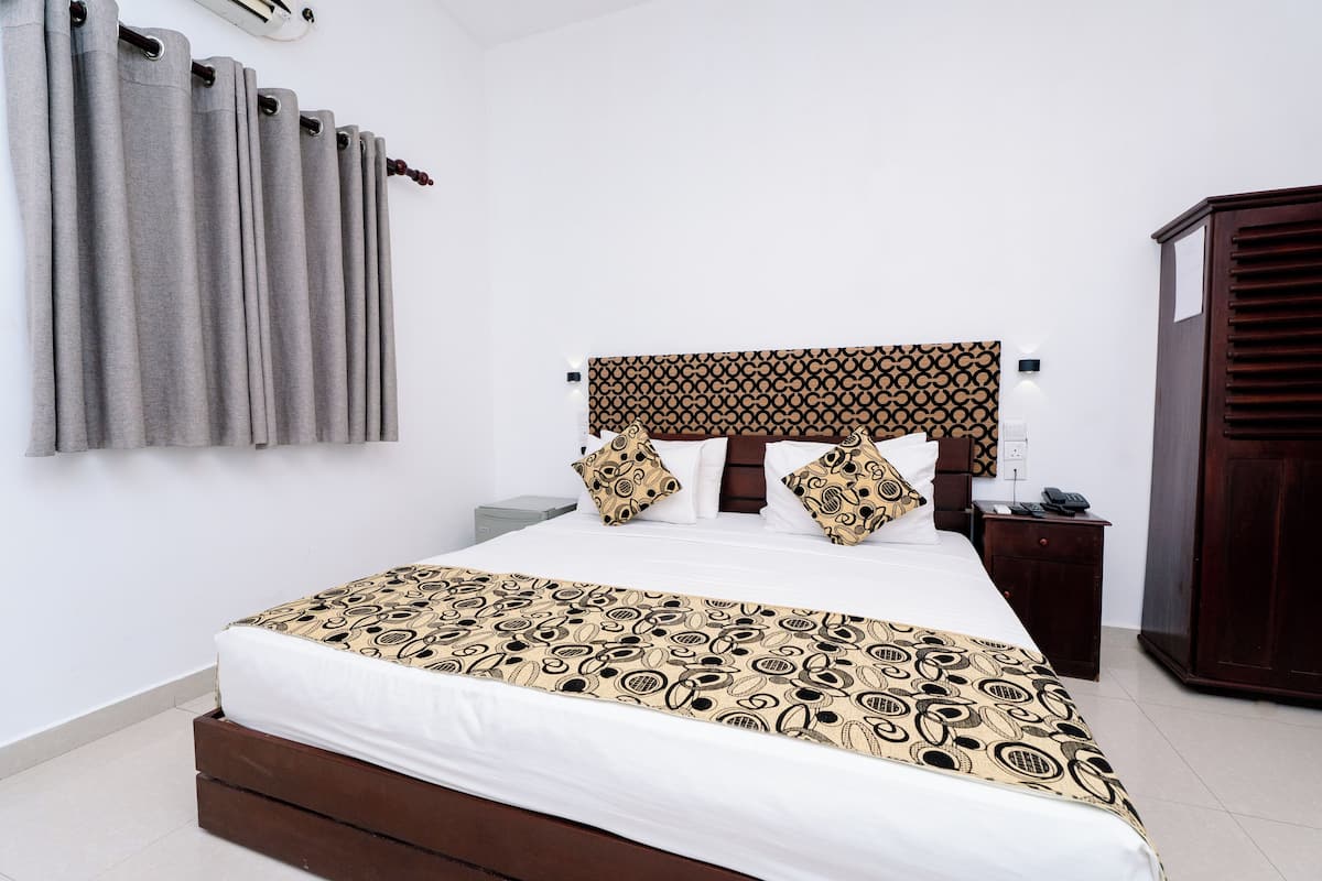 Espace de travail pour ordinateur portable, Wi-Fi gratuit, draps fournis