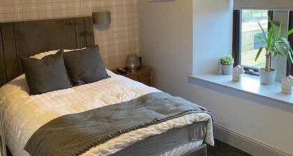 Lugton Rooms - 1 bedroom suite
