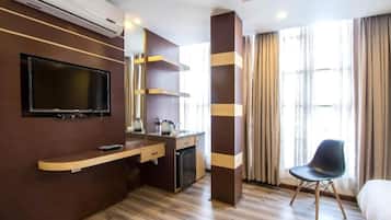 Deluxe Double Room, City View | Desk, laptop workspace, free WiFi