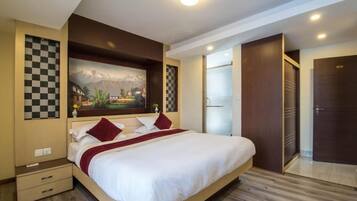 Deluxe Double Room, City View | Desk, laptop workspace, free WiFi
