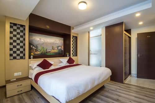 Deluxe Double Room, City View | Desk, laptop workspace, free WiFi