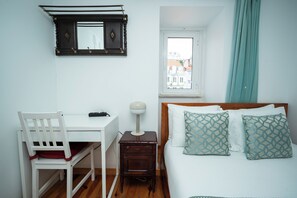 Apartment, 2 Bedrooms, Smoking, Balcony