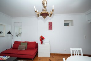 Apartment, 2 Bedrooms, Smoking, Balcony | Living room