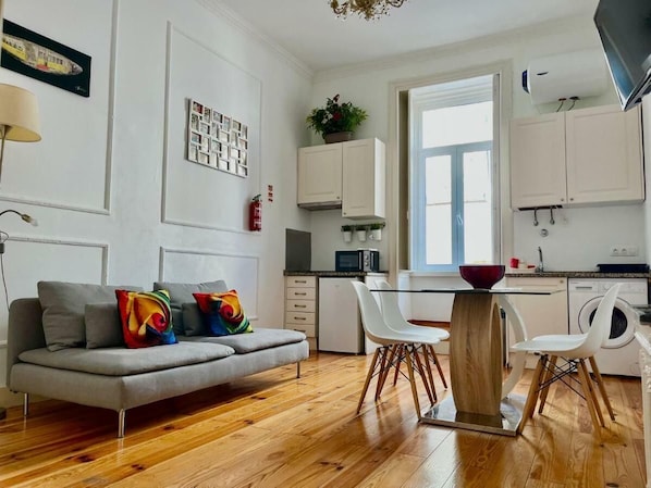 Apartamento, 2 habitaciones, patio, vistas a la ciudad | Zona de estar