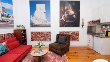 Apartment, 2 Bedrooms, Patio, City View | Living room