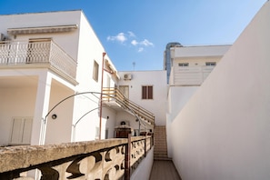 Family Apartment, Multiple Bedrooms (Onde Dorate in centre, close to) | Exterior