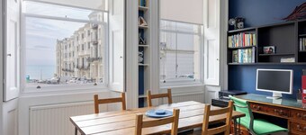 An elegant 2 bedroom flat 2 minutes from Kemptown beach