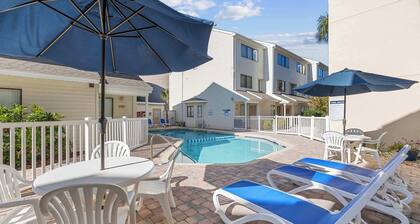 Magic Myrtle III, Steps from Beach, Pet Friendly