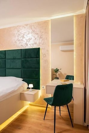 1 chambre, bureau, fer et planche à repasser, Wi-Fi