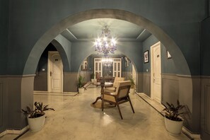 Lobby - Victoria Mansion - A Signature Collection by HST Hotels (Udaipur)
