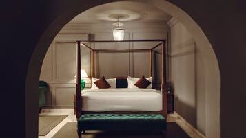 Luxury Room | Desk, laptop workspace, free WiFi
