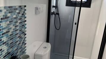 Dusche, Haartrockner, Toilettenpapier