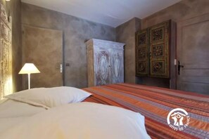 3 bedrooms, iron/ironing board, free WiFi, bed sheets