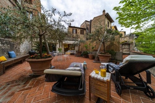 Casa Bardi: Apartment with Terrace + Parking