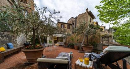 Casa Bardi: Apartment with Terrace + Parking