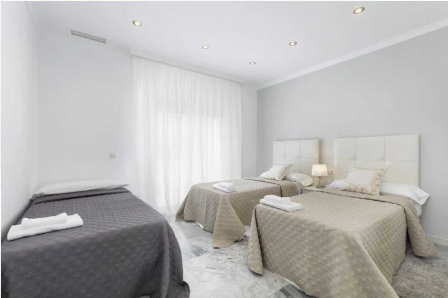 Foto - Elegant Villa Retreat with Lush Gardens