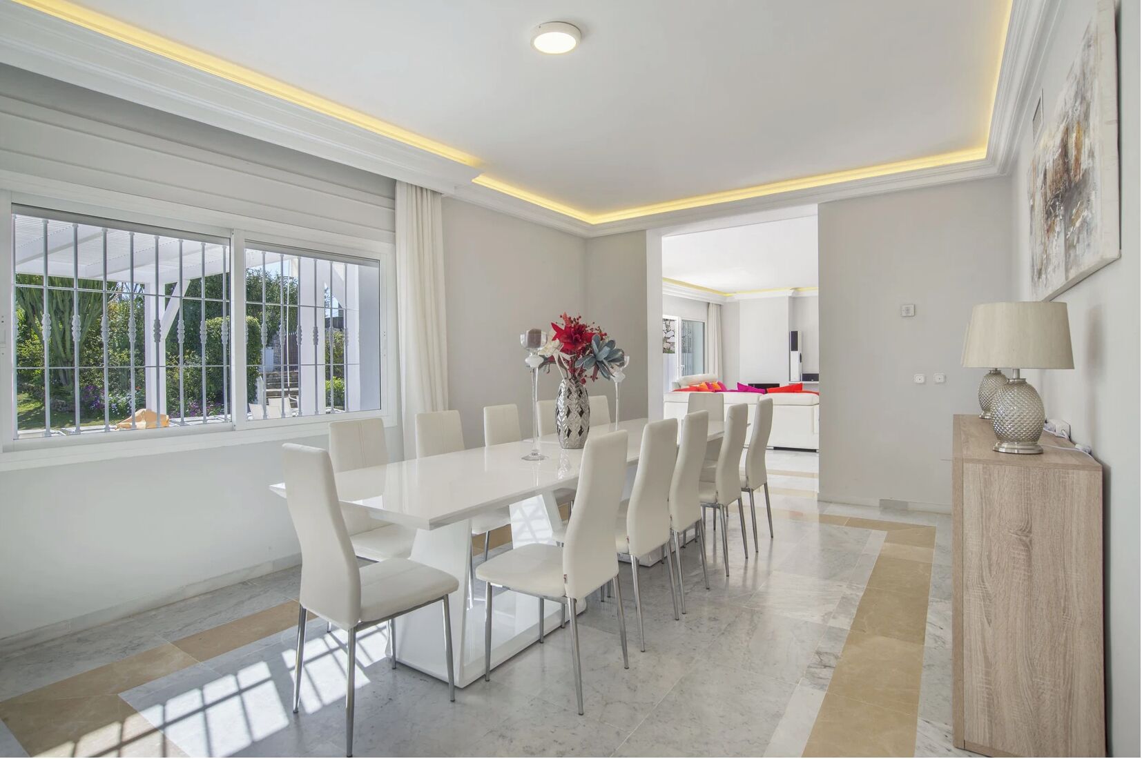 Foto - Elegant Villa Retreat with Lush Gardens