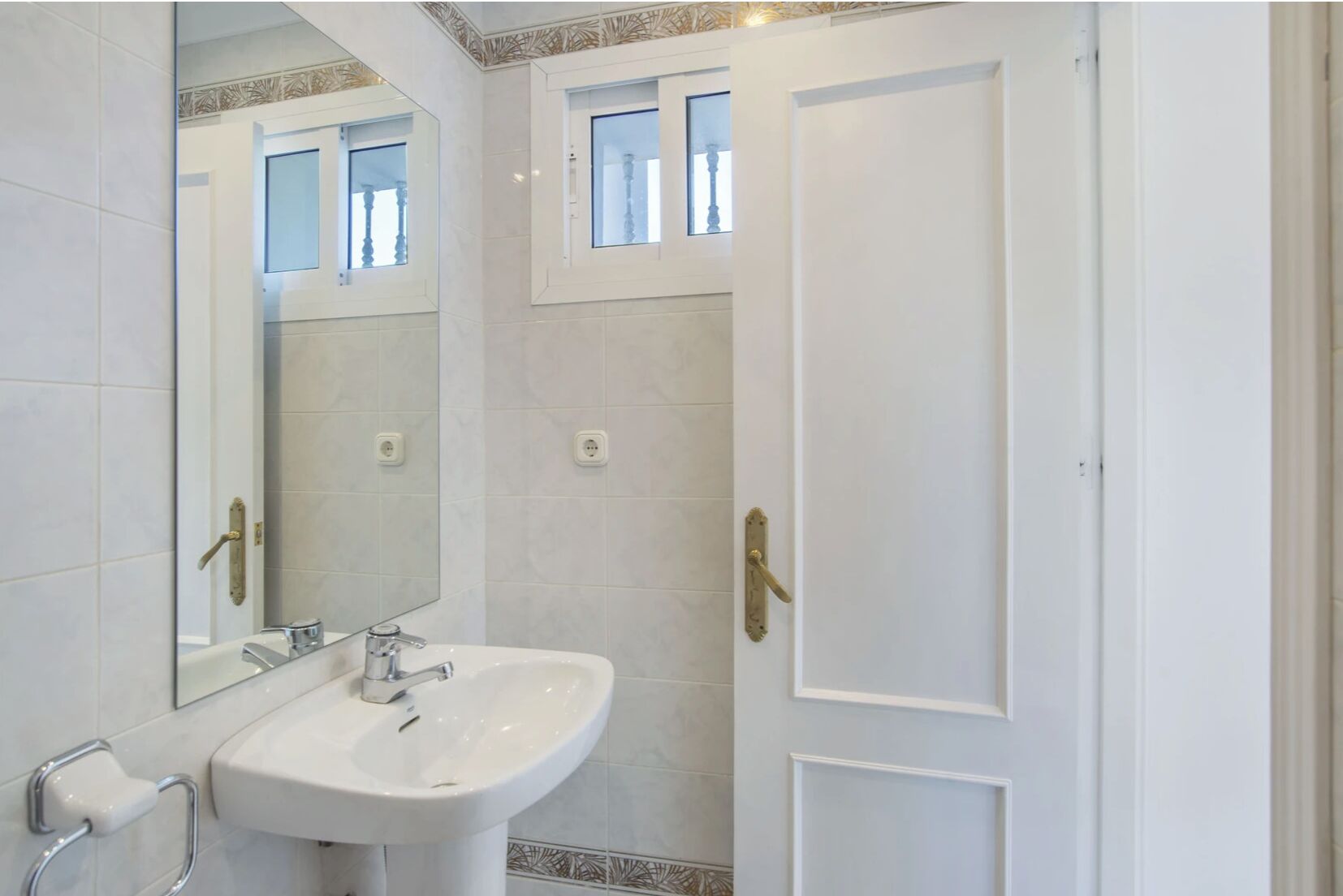 Foto - Elegant Villa Retreat with Lush Gardens