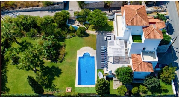 Fachada da propriedade