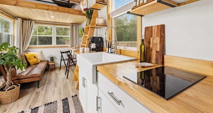 Ganesh Tiny Home at Ichetucknee Springs