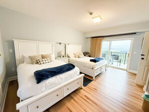 2 bedrooms, desk, iron/ironing board, free WiFi - Private Four Season Condo (2BED/2BATH/2 Balconies-Pool, Hottub, Golf, Spa, Marina-6PP) (Lake Ozark)