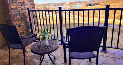 Private Four Season Condo (2BED/2BATH/2 Balconies-Pool, Hottub, Golf, Spa, Marina-6PP)