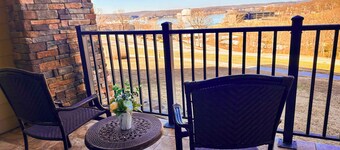 Private Four Season Condo (2BED/2BATH/2 Balconies-Pool, Hottub, Golf, Spa, Marina-6PP)