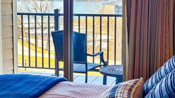 2 多间卧室、办公桌、熨斗/熨衣板、旅行婴儿床