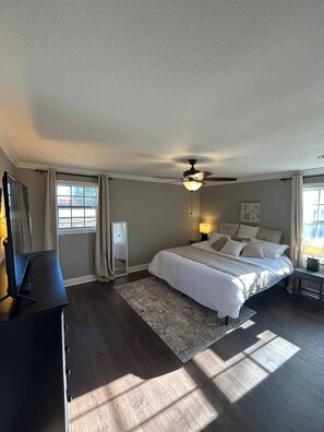 3 bedrooms, free WiFi, bed sheets - Sleeps 6-8; Across from Sand Mountain Park (Albertville)