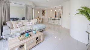Unclassified image, 2 of 9, button - Sun-Kissed Getaway @ Mainsail (Sunshine Coast)