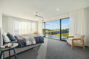 4 bedrooms, desk, iron/ironing board, free WiFi