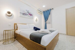 2 bedrooms, iron/ironing board, travel crib, free WiFi