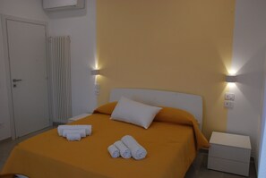 2 bedrooms, iron/ironing board, travel cot, WiFi
