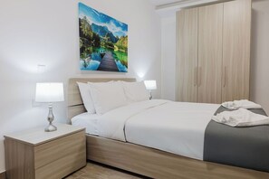 1 slaapkamer, een strijkplank/strijkijzer, reisbedje, gratis wifi