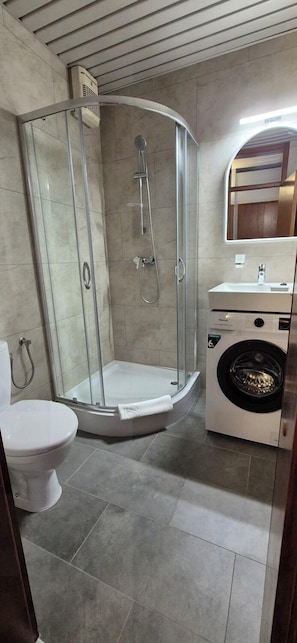 Doppia Comfort | Bagno | Doccia, asciugacapelli, asciugamani