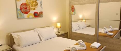 2 bedrooms, iron/ironing board, travel crib, free WiFi