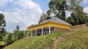Unclassified image, 2 of 18, button - Kamengo cottages (Fort Portal)