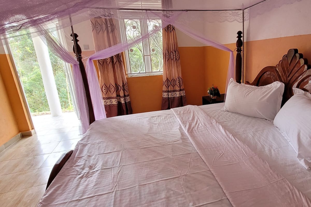 Quarto casal clássico, vista para o jardim | 1 quarto