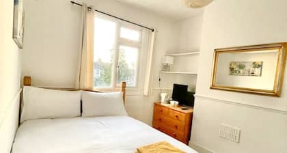 Charming Brighton Townhouse
