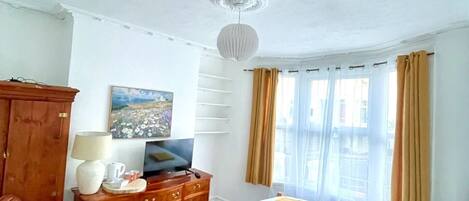 6 chambres, fer et planche Ă repasser, Wi-Fi, draps fournis