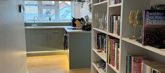 Sophisticated and spacious town centre apartment with roof terrace for 4 guests