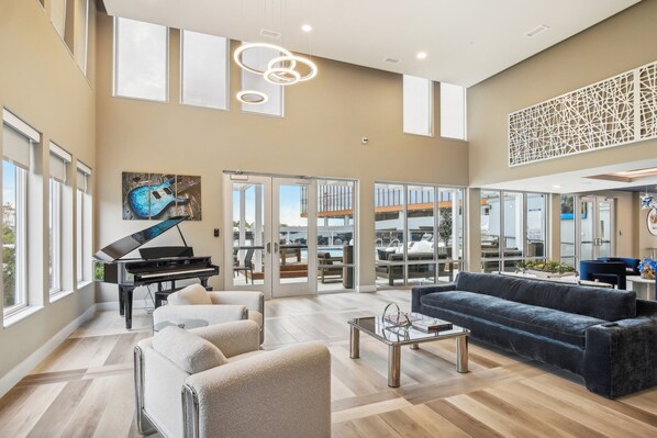 Smart TV, fireplace, offices