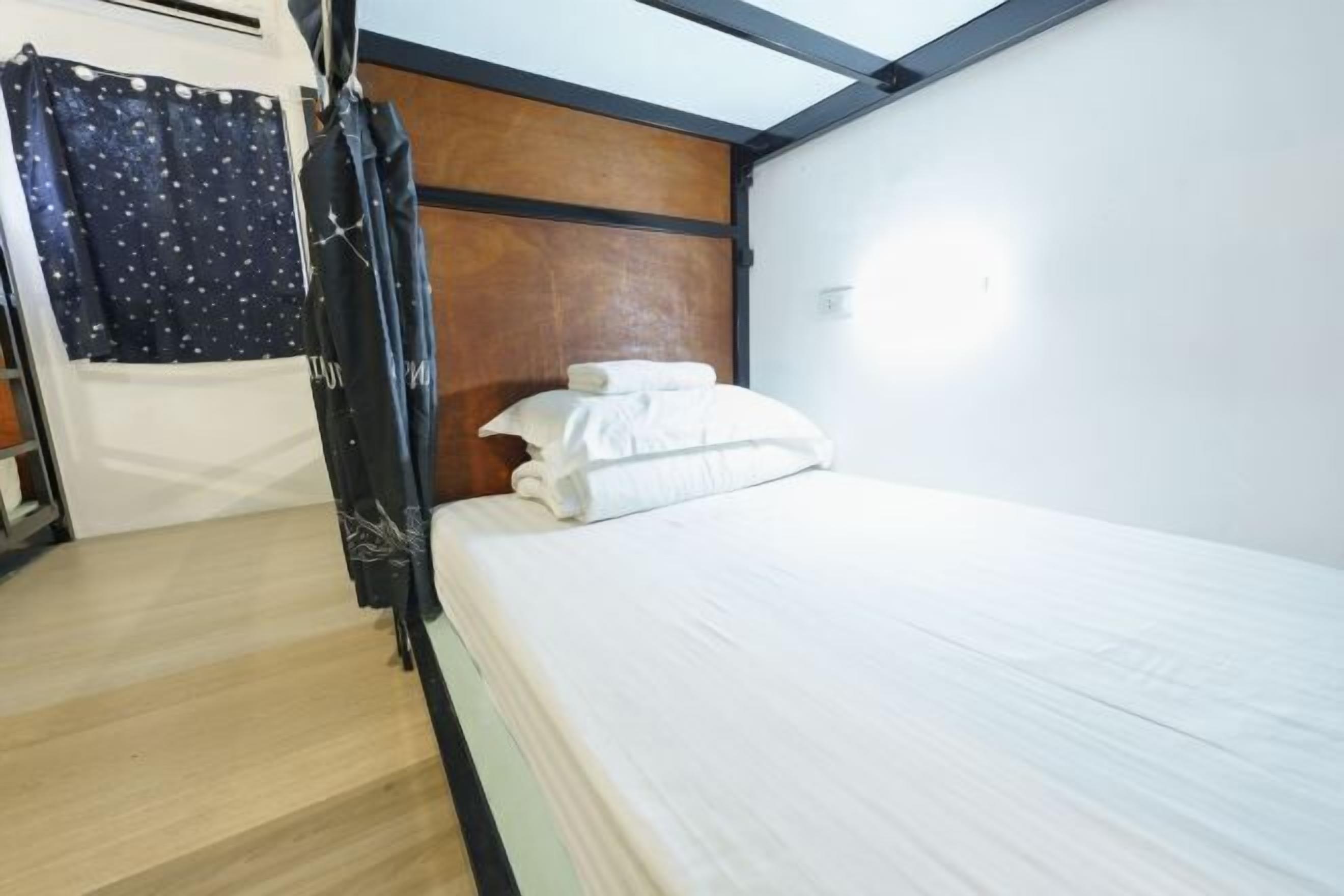 Down comforters, laptop workspace, free WiFi